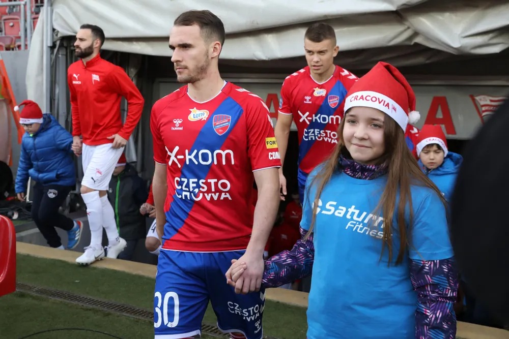 Raków stracił ważnego piłkarza. Szczepański wyłączony z gry na pół roku