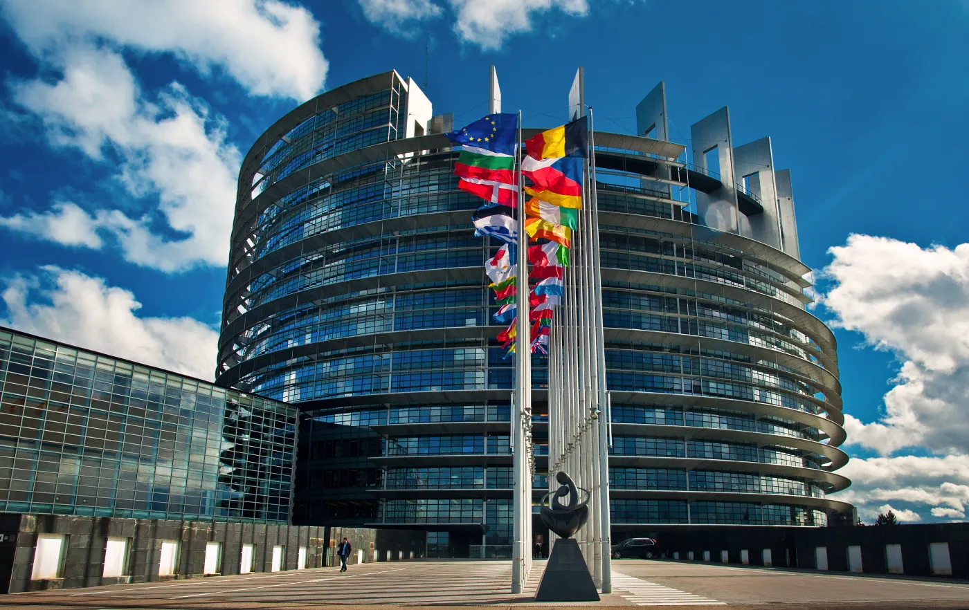 Parlament Europejski za przyjęciem przez państwa Unii 120 tys. uchodźców