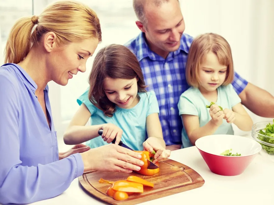 Czym karmić w upały małego niejadka? Podpowiadamy