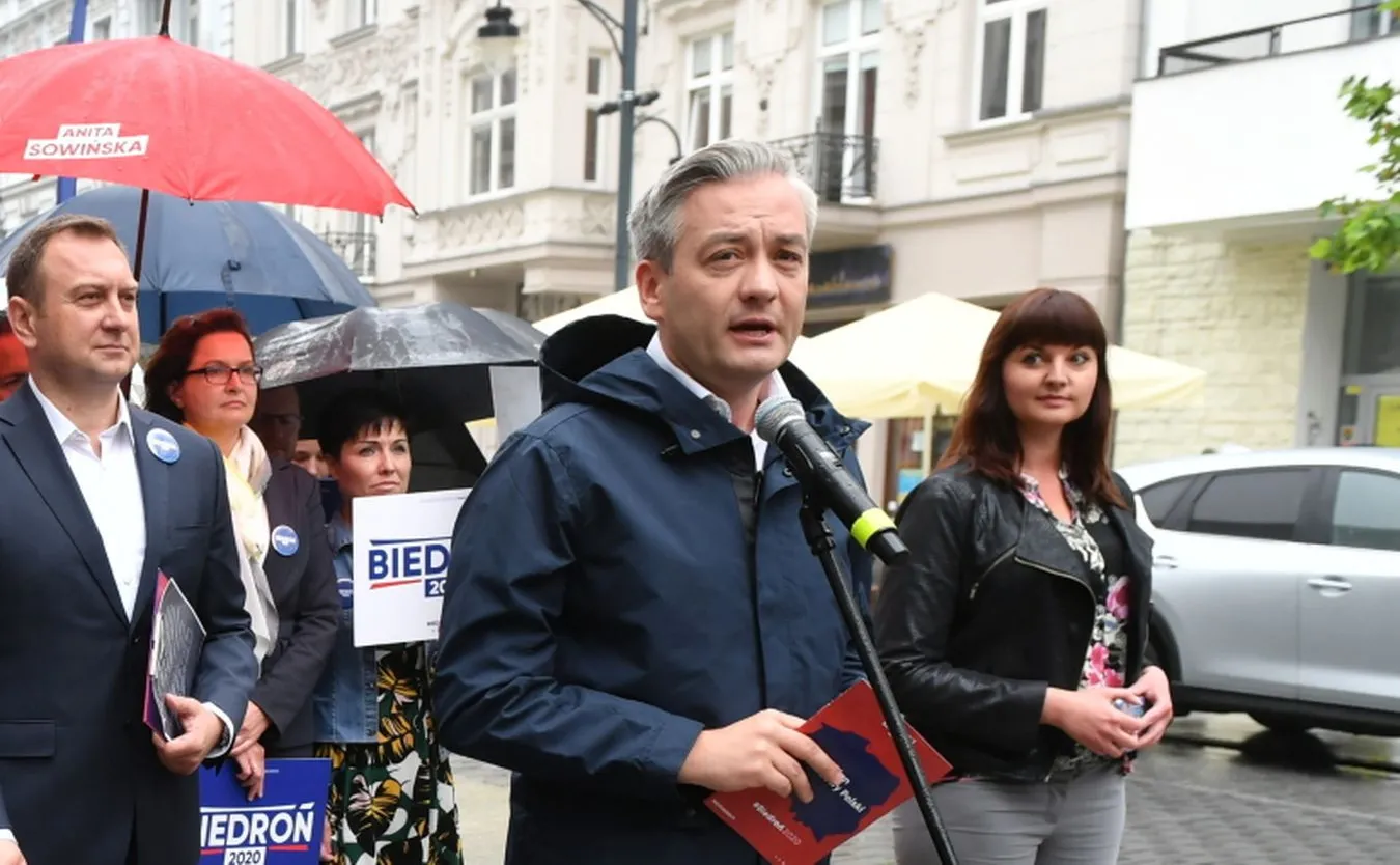 Biedroń drwi z Kaczyńskiego i Dudy: Nie potrafiliby zbudować warzywniaka