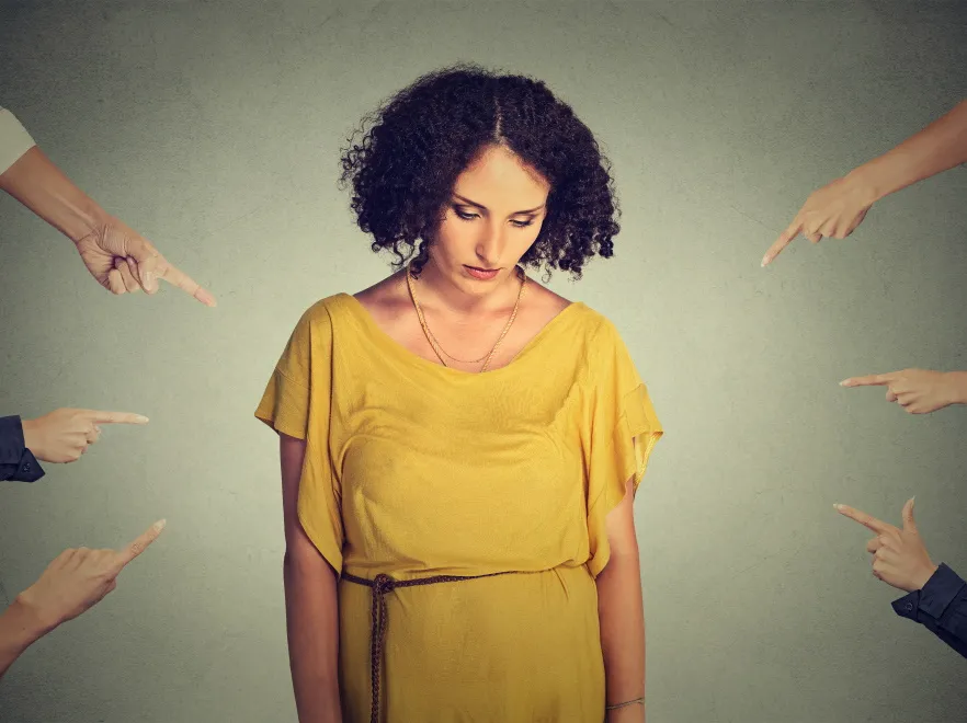 Women shaming czyli zawstydzanie kobiet po polsku. Niepokojące wyniki raportu