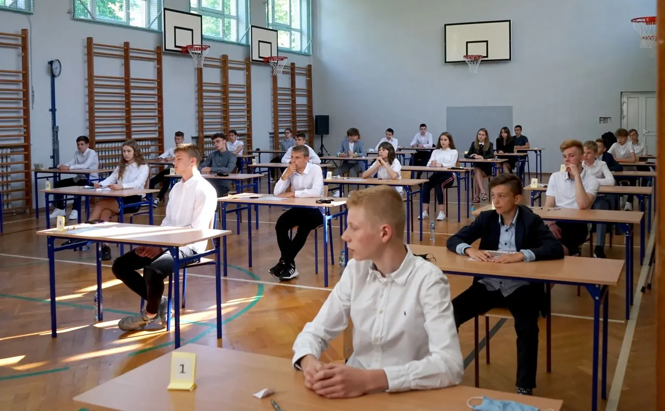 Egzamin ósmoklasisty z języka obcego. Jednym z zadań e-mail