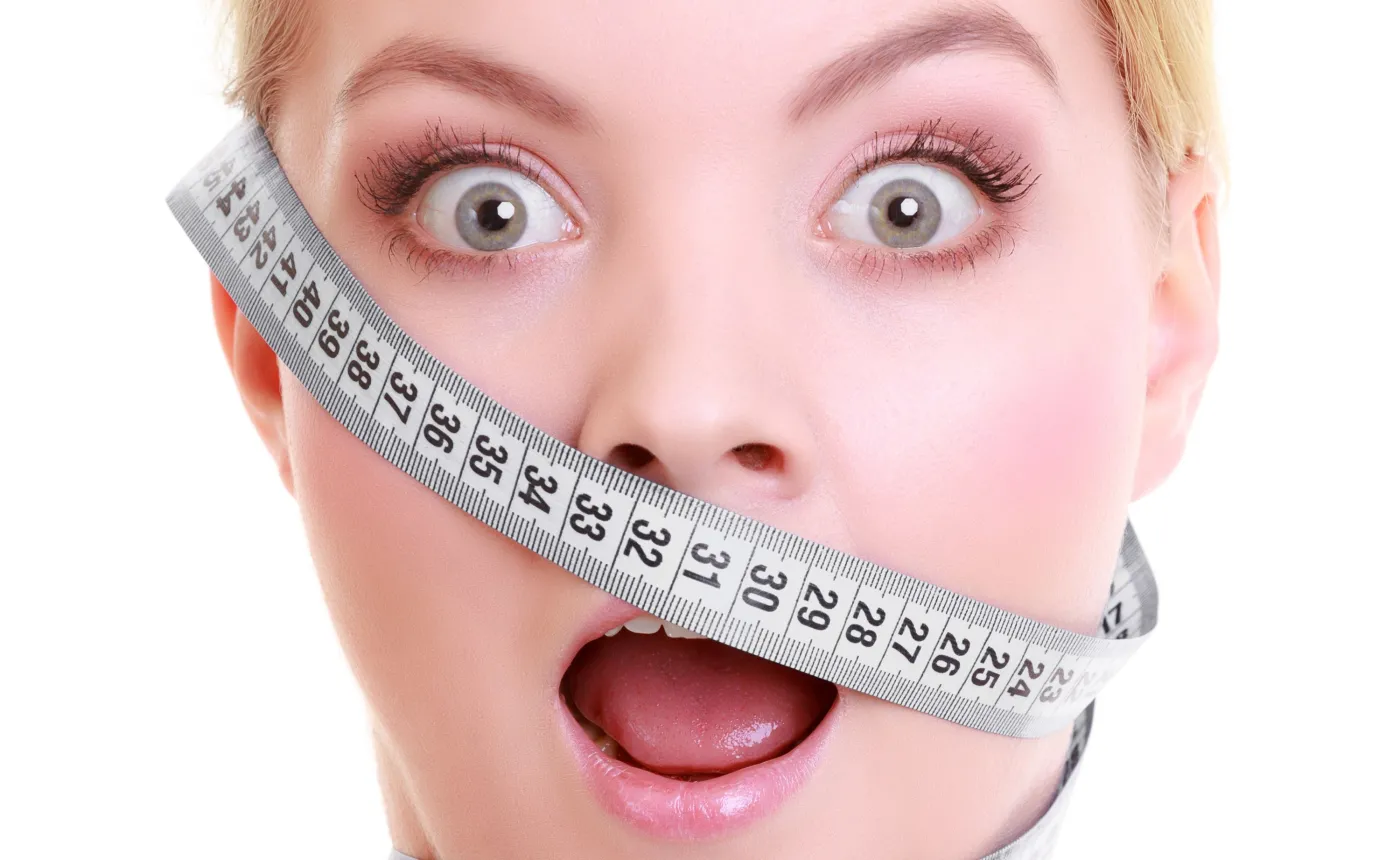 Jakie są zabiegi wyszczuplające twarz? Dietetyczka i chirurg tłumaczą