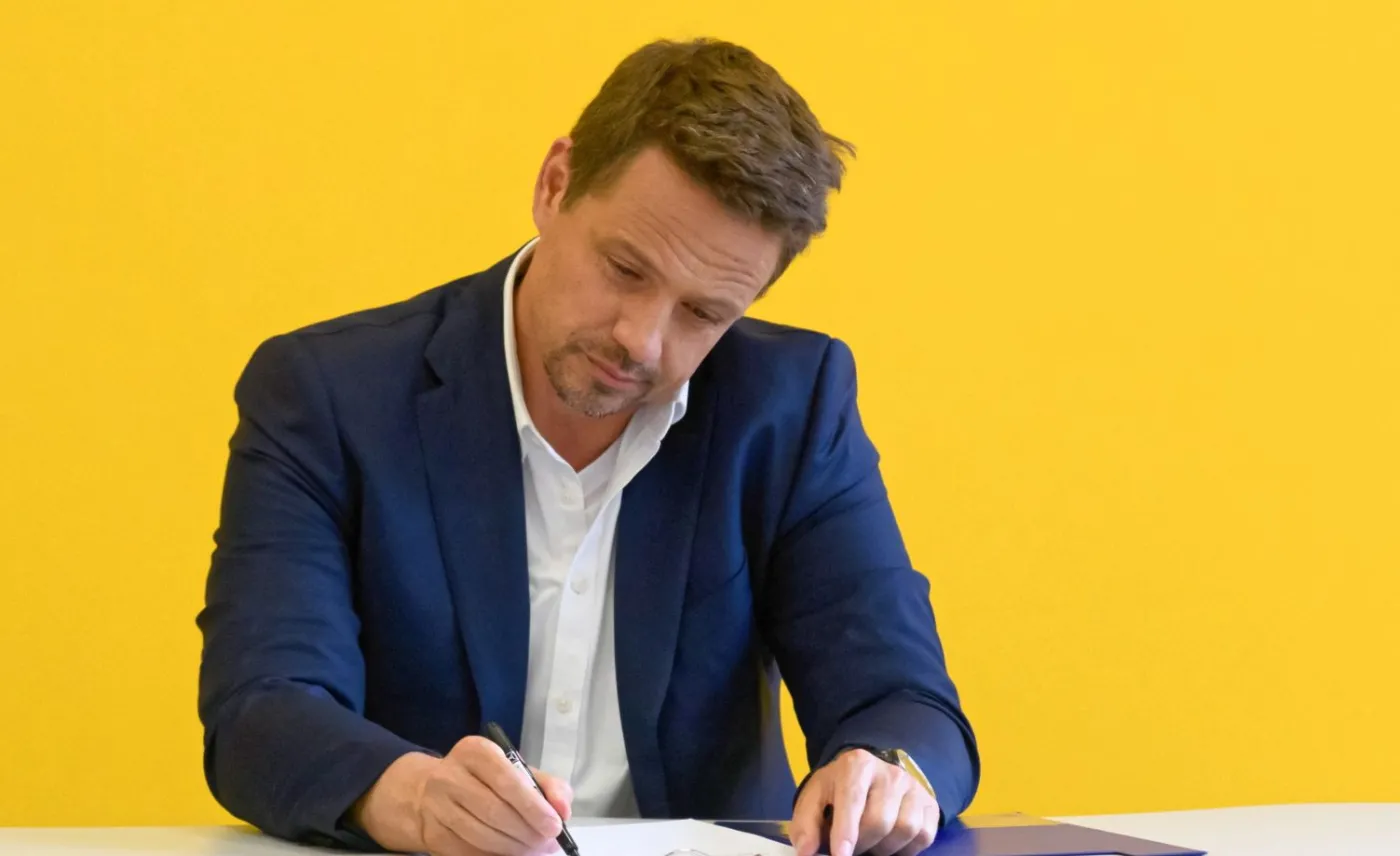 Pakiet mobilności przyjęty. "Trzaskowski nie przekonał kolegów z EPL"