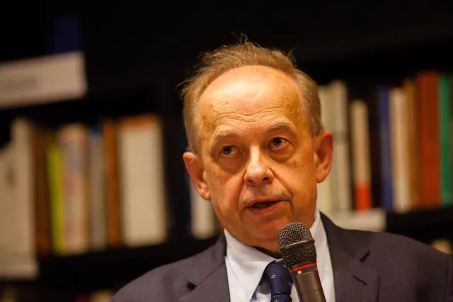 Polska wezwana do wycofania zarzutów wobec prof. Sadurskiego. "To protest przeciwko łamaniu rządów prawa"