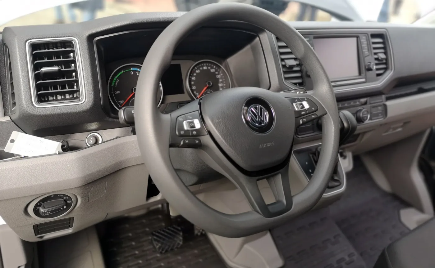 12130521-volswagen-e-crafter.jpg