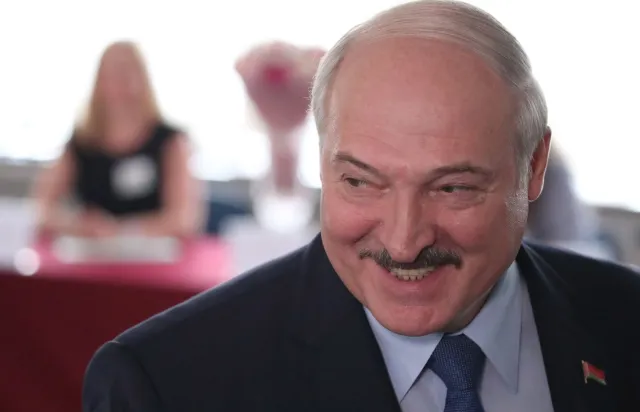 Exit poll: Łukaszenka z prawie 80 proc. głosów. Powyborcze starcia z milicją