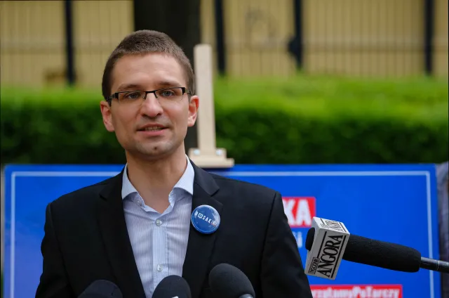 Polityk Konfederacji mówi o setkach przypadków zmiany płci dzieci "po pigułkach". Nie zna żadnego