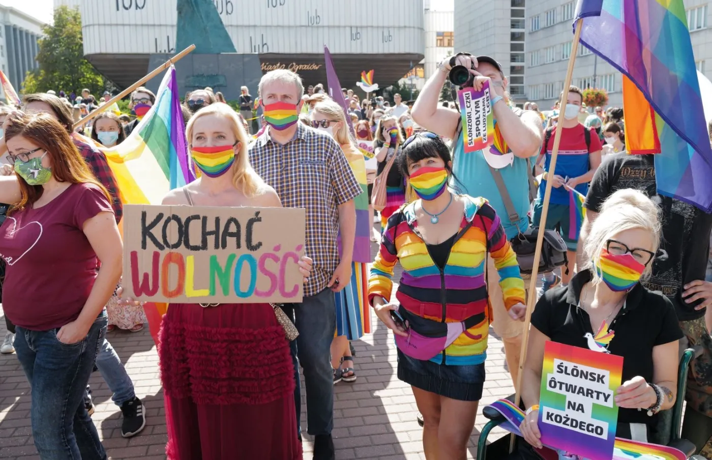 "Policyjna ręka pisowskiego rządu jest coraz brutalniejsza". Marsz Równości w Katowicach