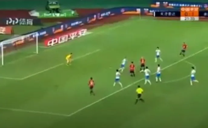 Cudowna akcja i gol Adriana Mierzejewskiego. "Zabawił" się z rywalami