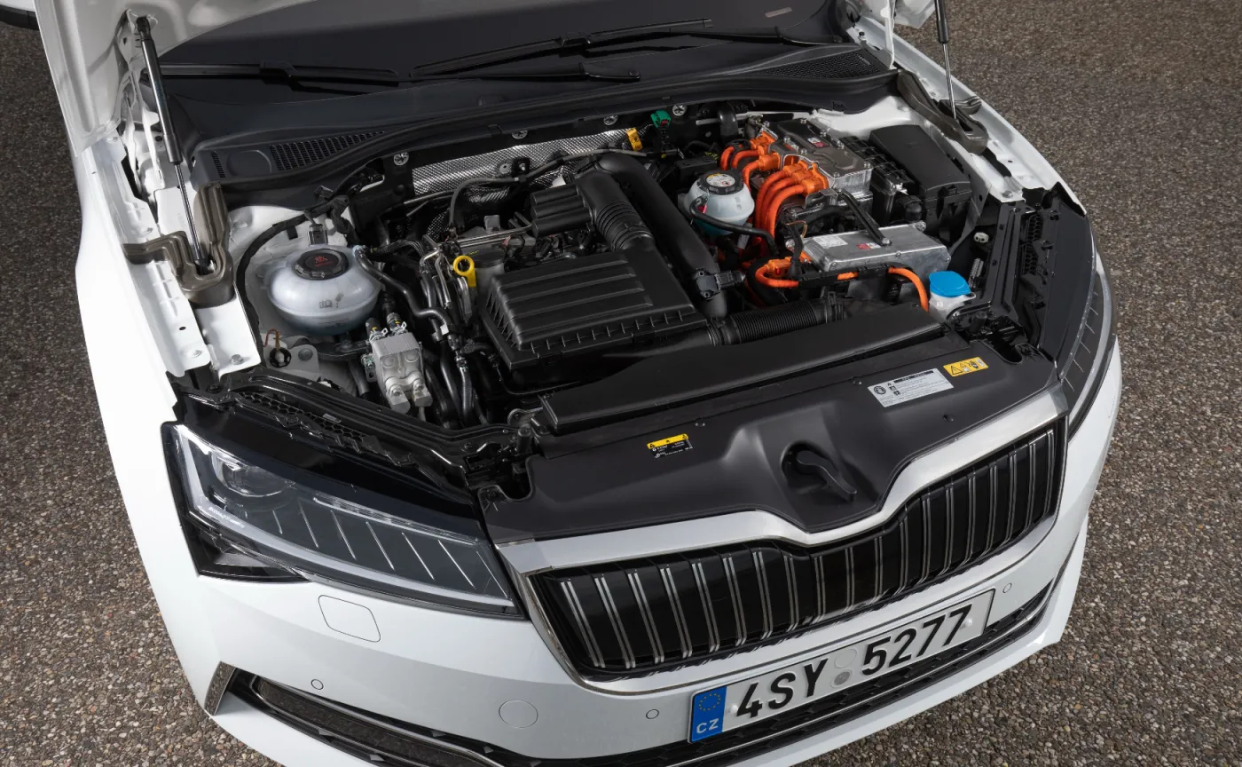 12791855-skoda-superb-iv-10.jpg