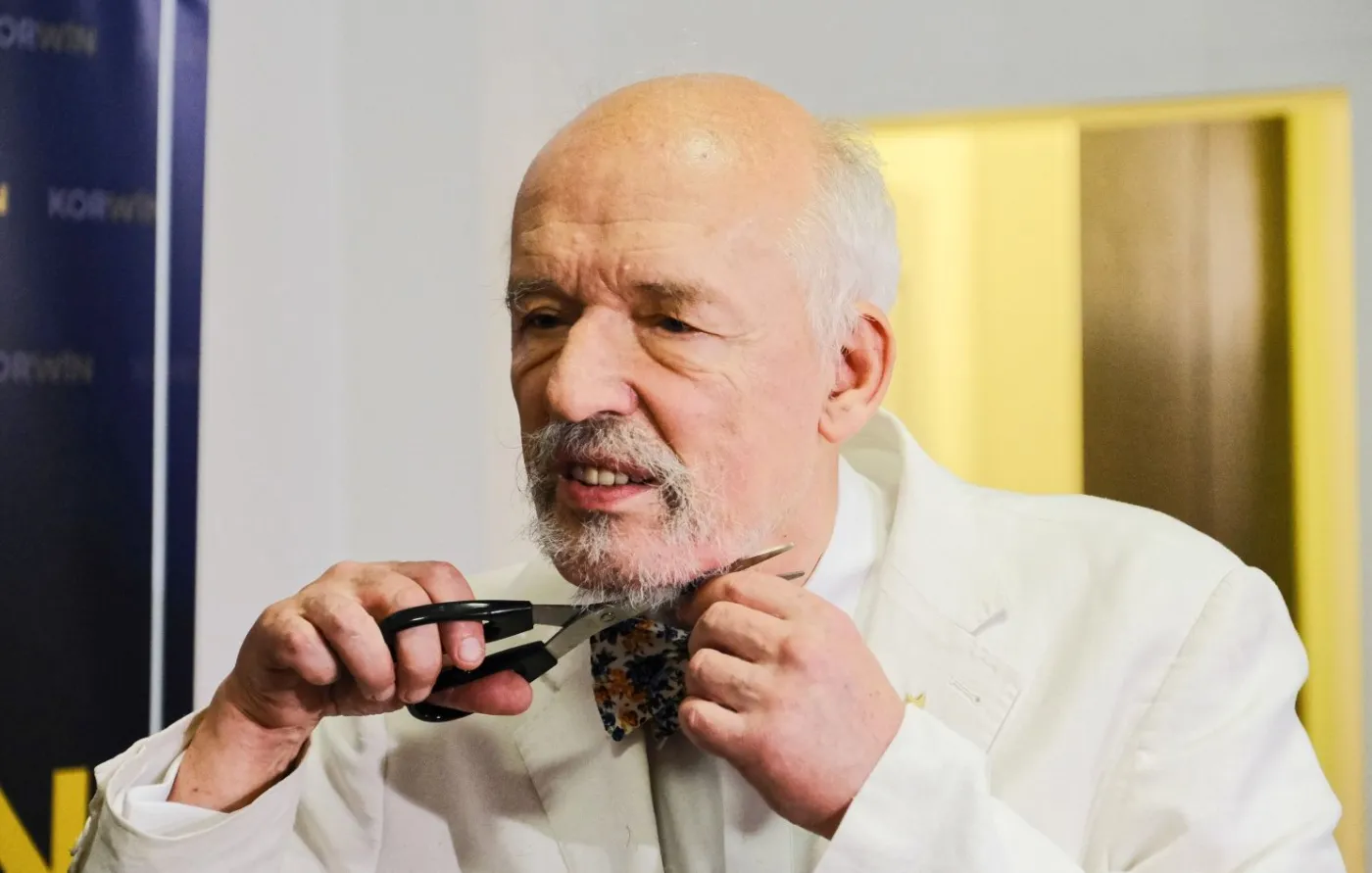 Korwin-Mikke ogłosił koniec pandemii i zgolił brodę [WIDEO]