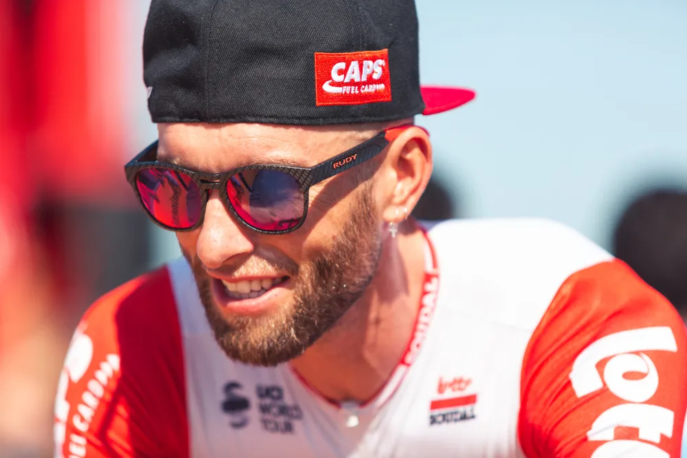 Polski kolarz wycofany z wyścigu z powodu objawów wirusowych