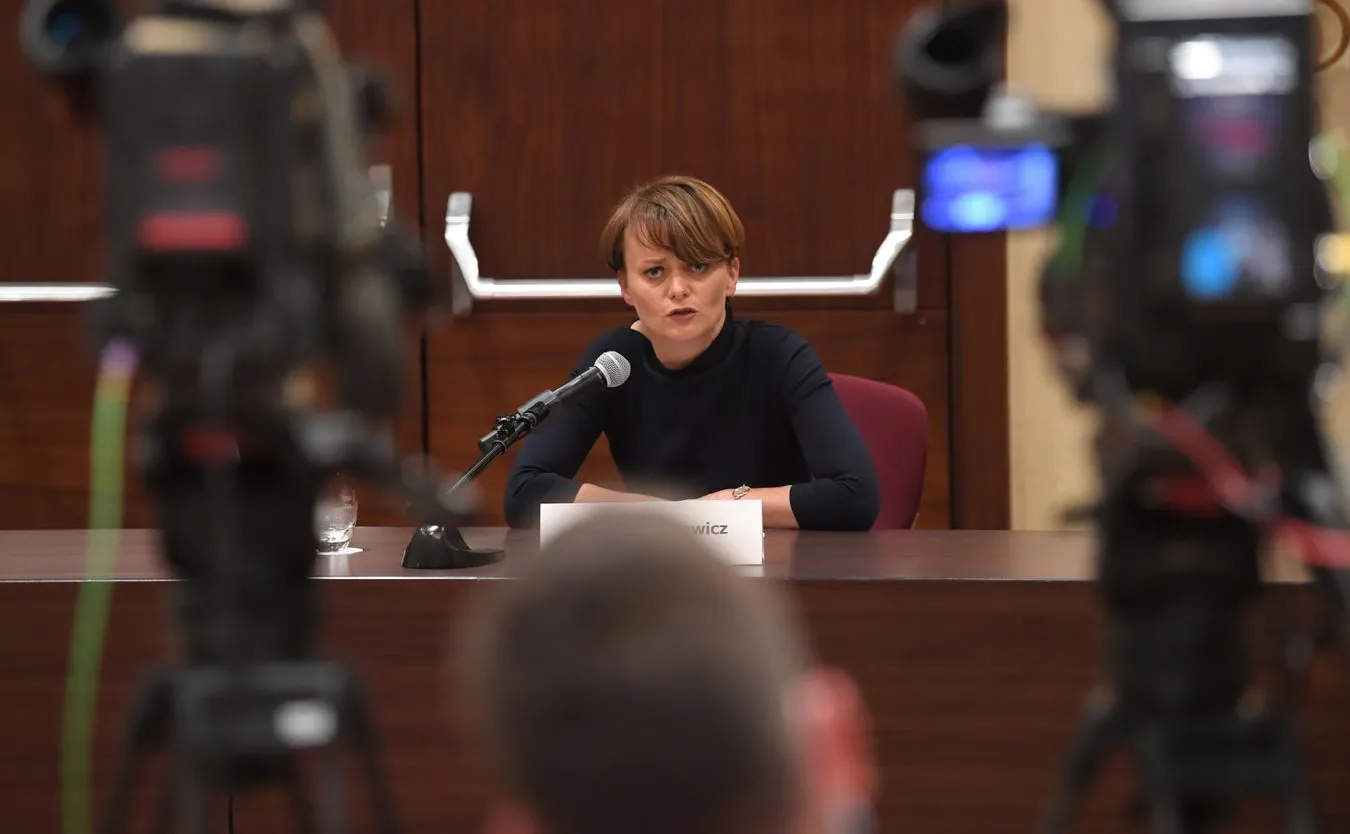 Emilewicz o zwolnieniach urzędników: Miejsca pracy potrzebne są przede wszystkim młodym ludziom