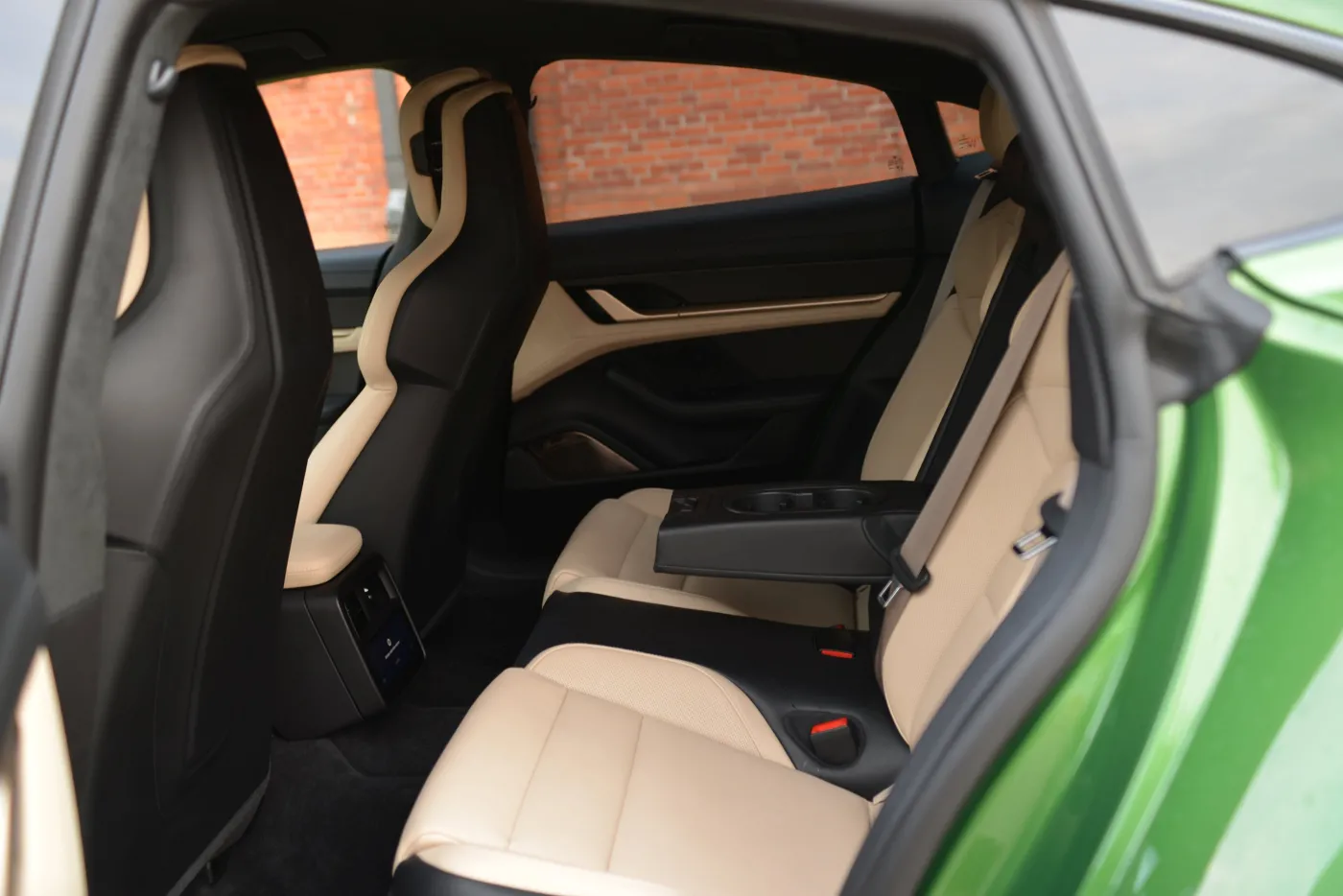 porsche-taycan-4s-28205812.jpg