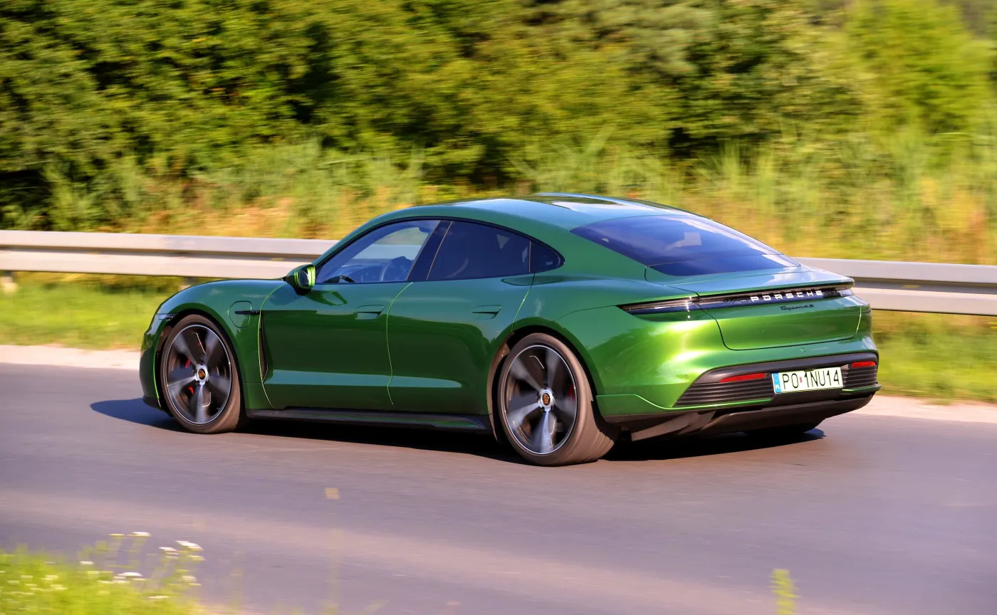 porsche-taycan-4s-28205873.jpg