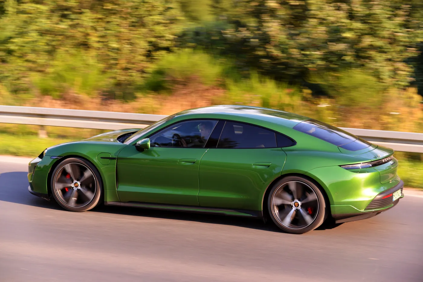 porsche-taycan-4s-28205883.jpg