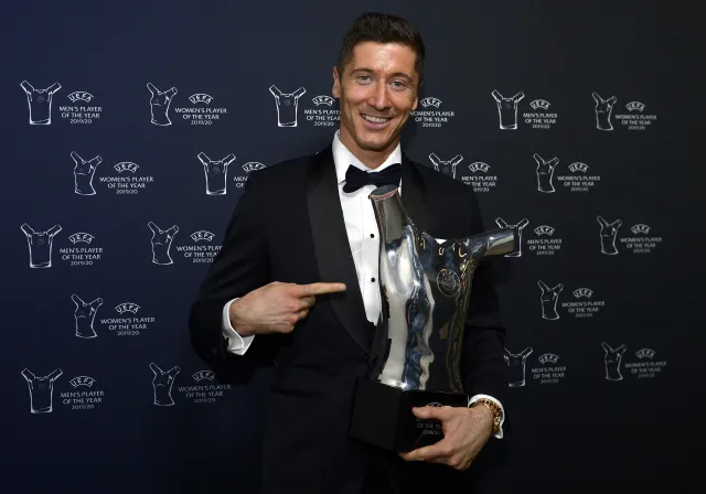 Robert Lewandowski Piłkarzem Roku UEFA za sezon 2019/2020!
