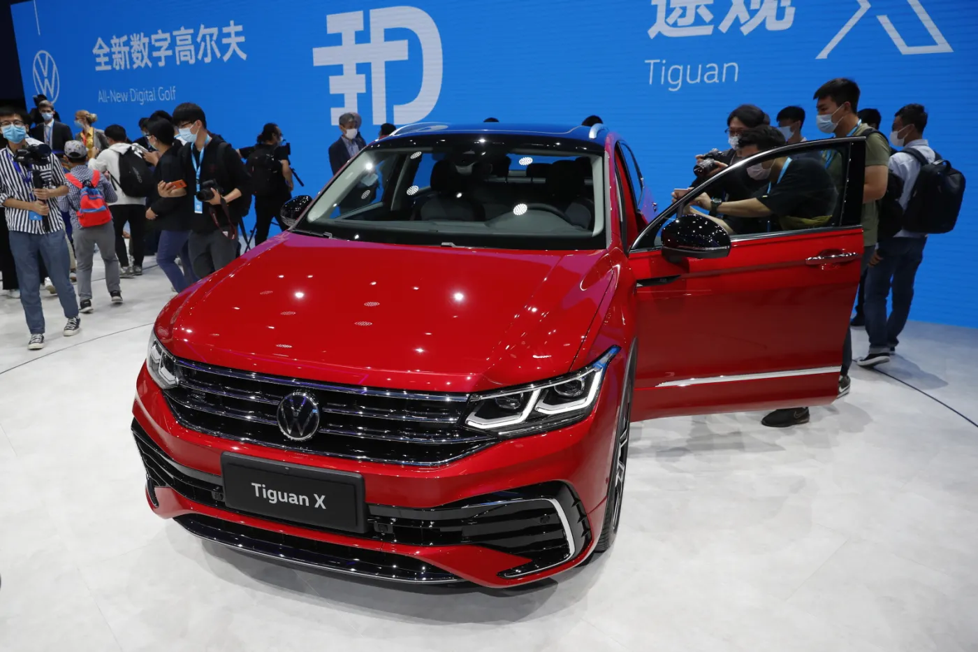 volkswagen-tiguan-x-28227606.jpg