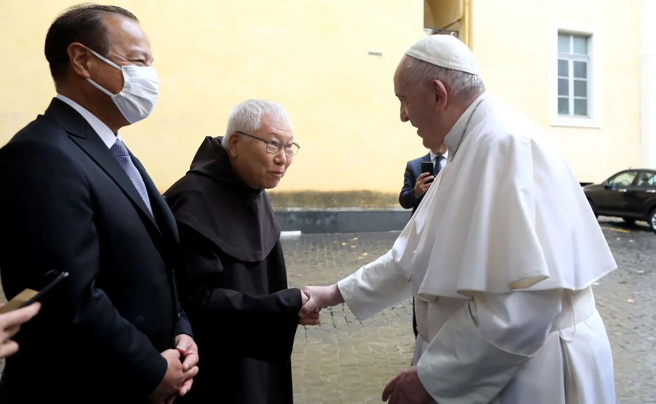 papiez-franciszek-28253408.jpg