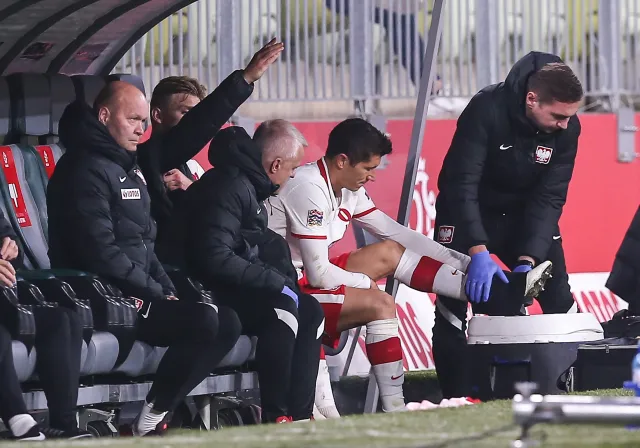 Bolesny uraz Roberta Lewandowskiego. Czy zagra z Bośnią i Hercegowiną?