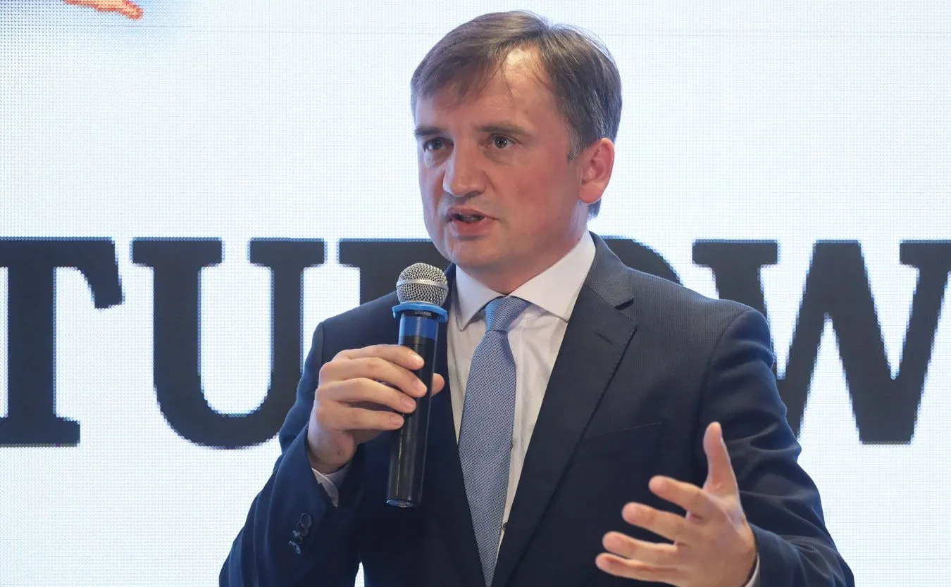 Ziobro: Elity brukselskie chcą wymusić fundamentalne zmiany naszej tożsamości