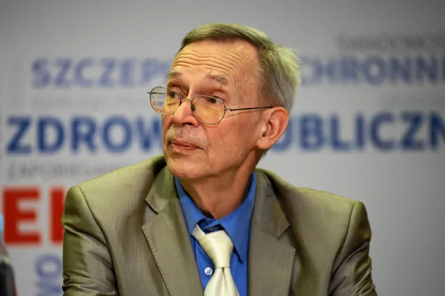 Prof. Gut o wzroście zakażeń koronawirusem: Przyzwyczajać się nie radzę, bo wtedy będziemy tylko liczyć zgony