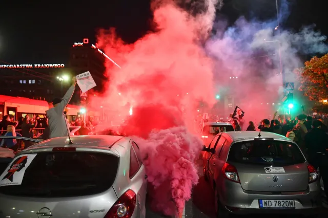 Hołownia odpowiada Lempart: Przeciwnik jest jeden. Tę władzę obalą kobiety