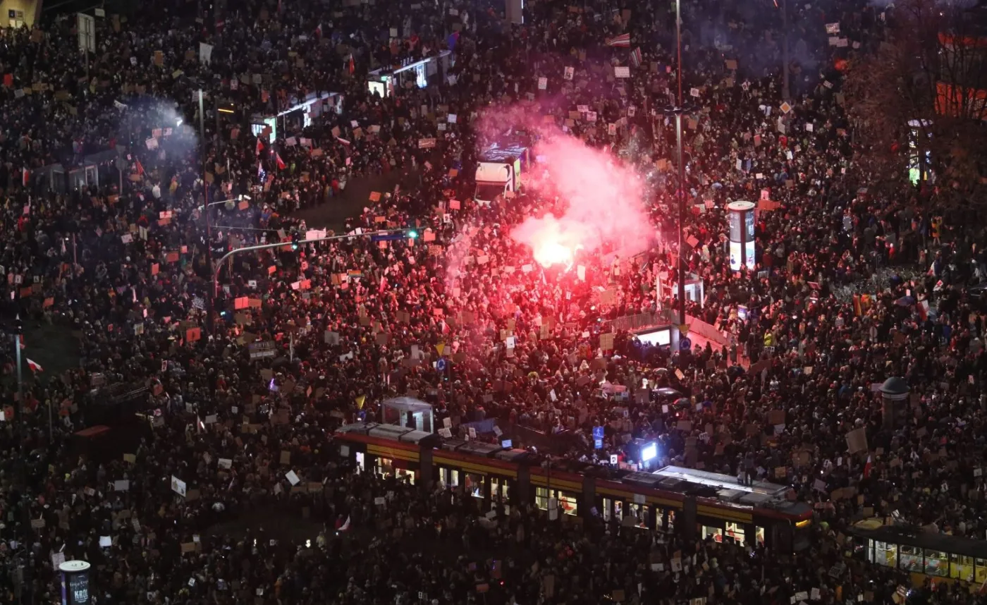 "Jarek, pakuj się". Protestujący pod domem prezesa PiS