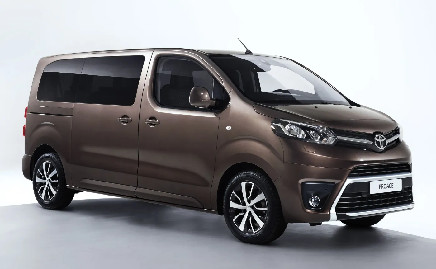 12223706-toyota-proace-verso.jpg