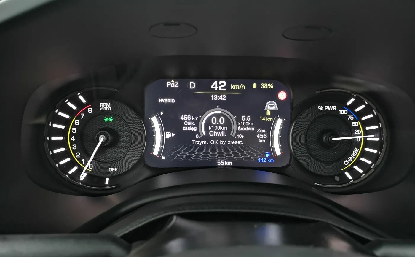 jeep-renegade-4xe-28274411.jpg