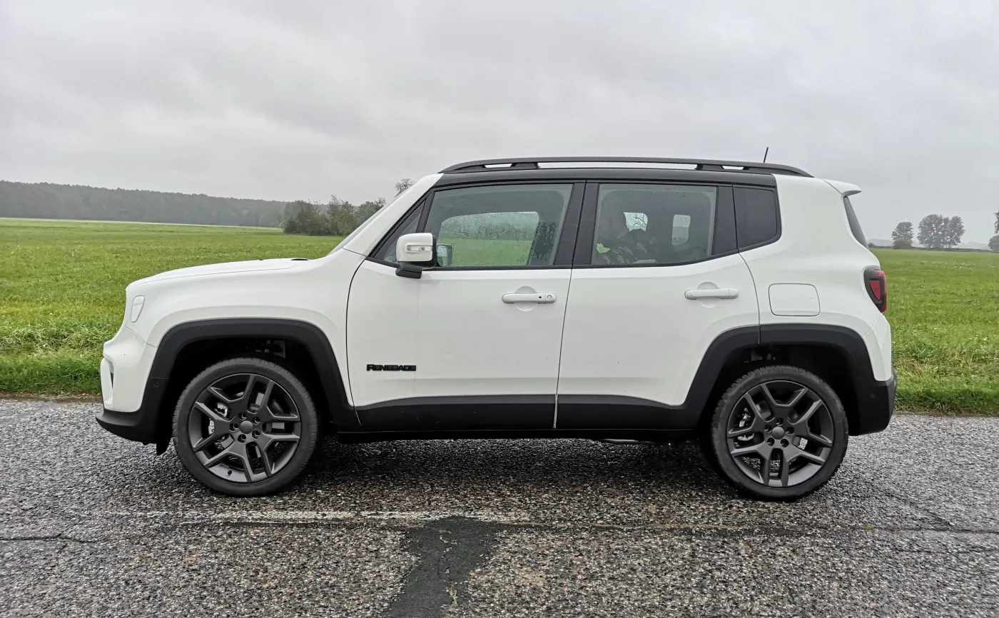 jeep-renegade-4xe-28274491.jpg
