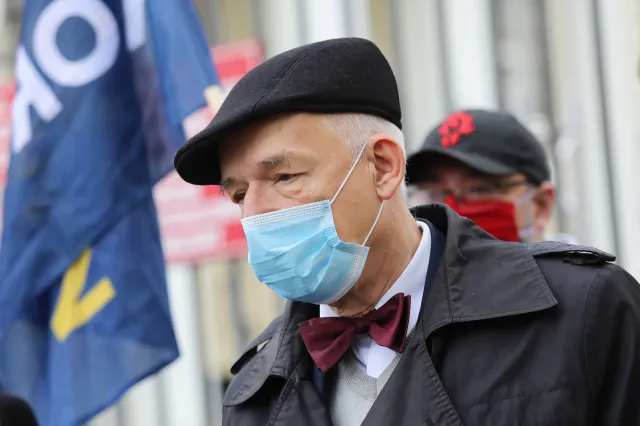 Korwin-Mikke o usunięciu jego strony na Facebooku: Zrobili to faszyści i bolszewicy