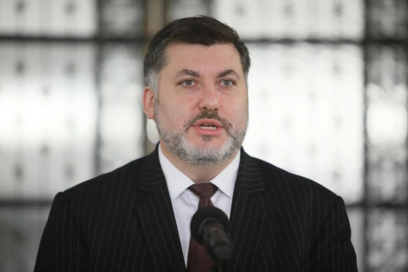 Artur Dziambor ma koronawirusa. "Zachorowałem, gdy akurat zacząłem grzecznie nosić te cholerne maseczki"