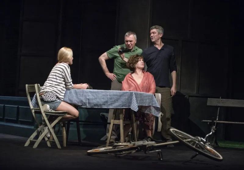 Streaming spektaklu "Taniec albatrosa" Teatru Współczesnego - od piątku