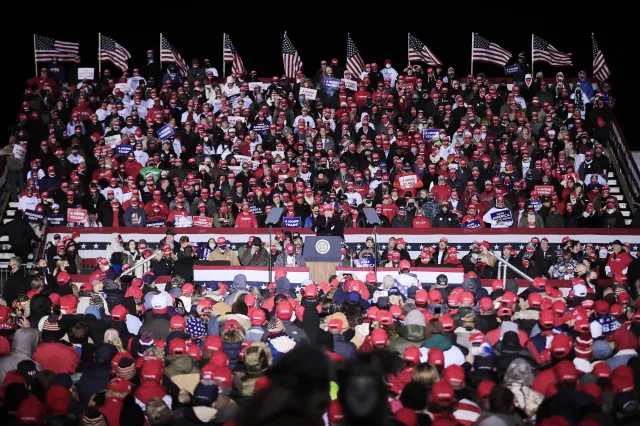 Reuters: Wiece Trumpa mogły doprowadzić do 30 tys. zakażeń i 700 zgonów