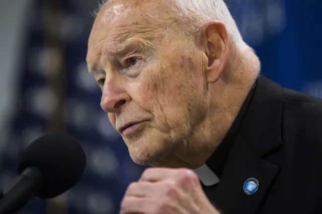 Watykan ujawnił bezprecedensowy RAPORT. Co Jan Paweł II wiedział o McCarricku?