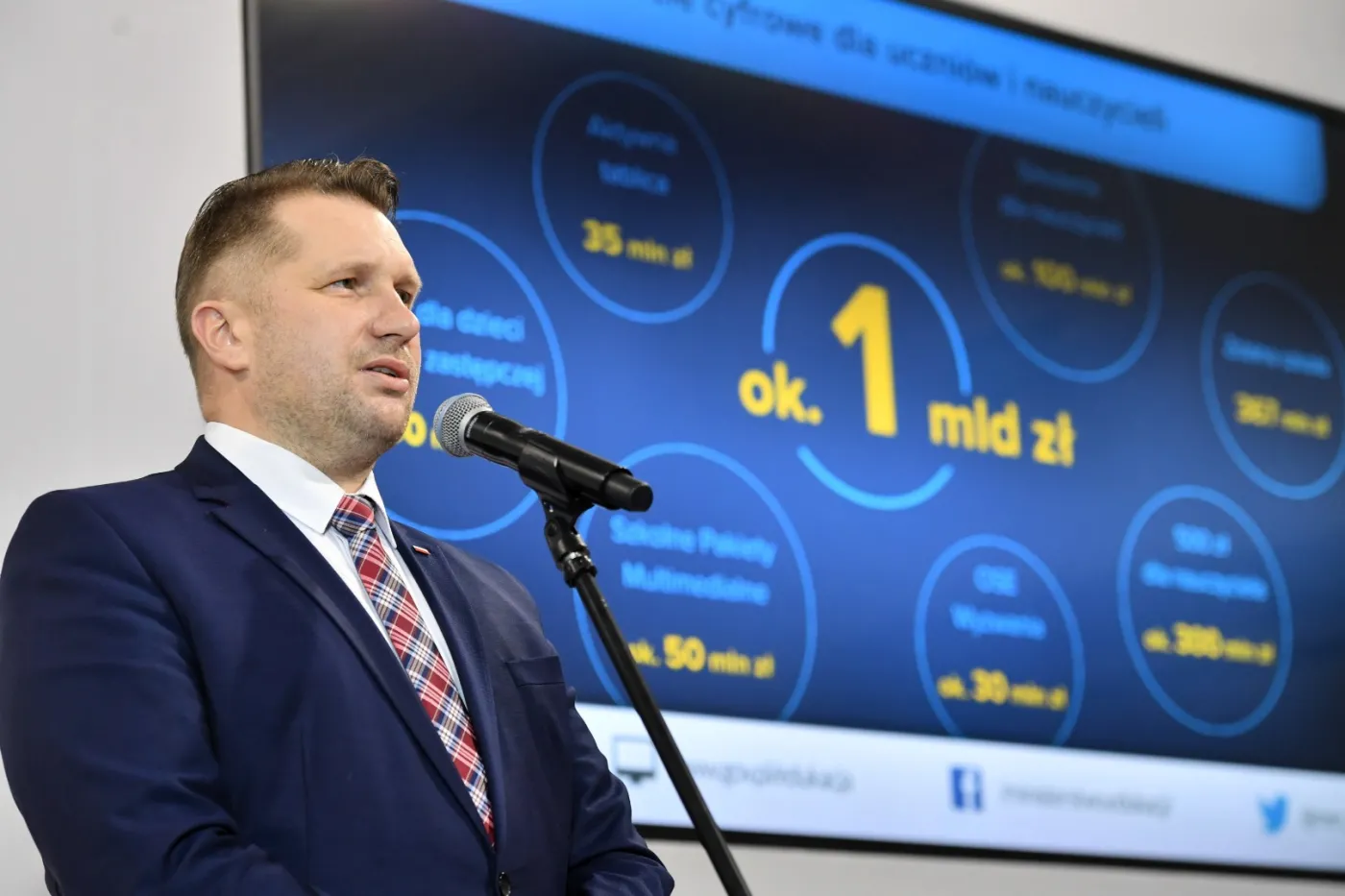 Matura i egzamin 8-klasisty po nowemu. Czarnek ujawnia SZCZEGÓŁY