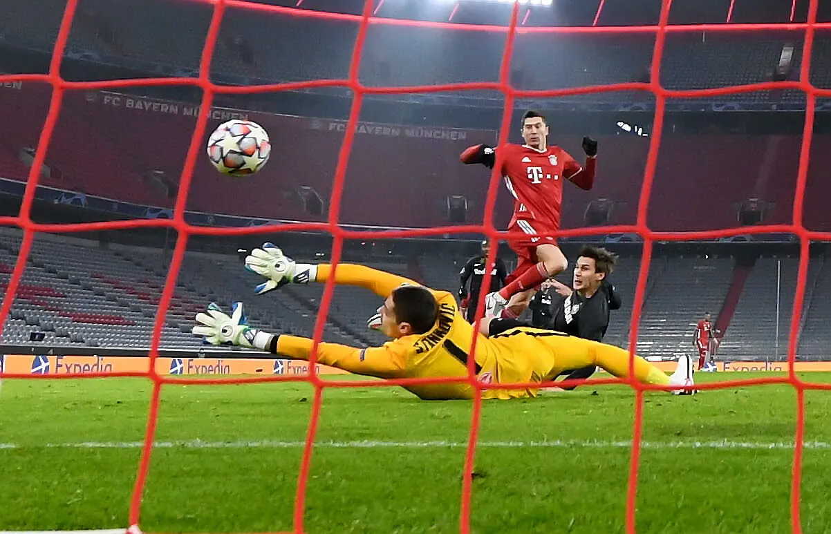 Lewandowski trzeci w klasyfikacji wszech czasów. Bayern w 1/8 finału Ligi Mistrzów