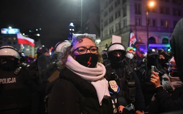 Strajk Kobiet znów w akcji. Policja zatrzymała 10 osób w Warszawie