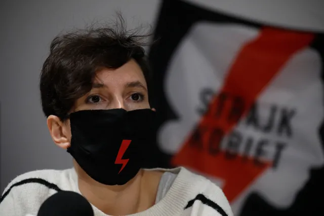 Awantura przed siedzibą Strajku Kobiet. "Jesteście psami" [WIDEO]