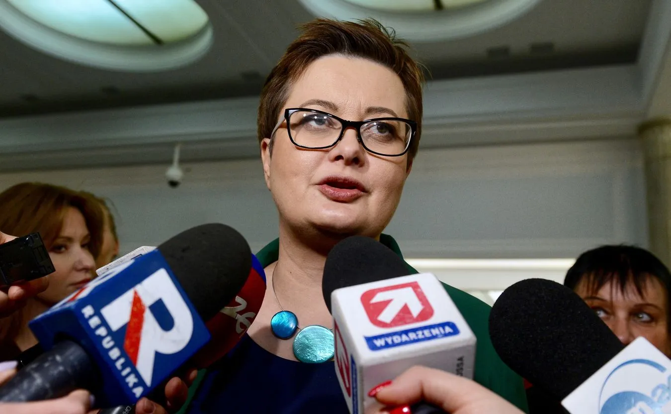 Lubnauer: Orban kradnie pieniądze