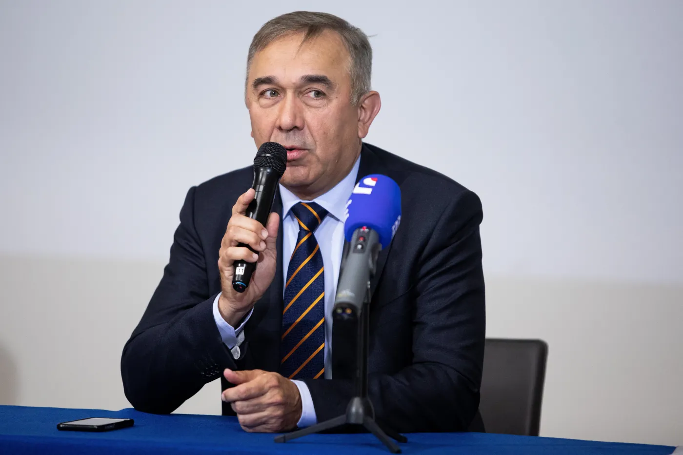 Polski lek na COVID-19? "Warto o tym mówić, i to głośno" [WYWIAD]