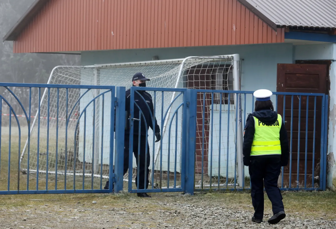Ciała trzech młodych mężczyzn znaleziono w szatni klubu. Policja wyjaśnia okoliczności