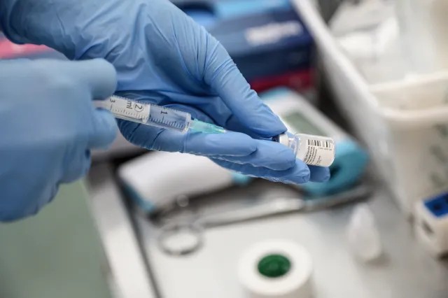 EMA: Wyciekły poufne dokumenty dotyczące szczepionek przeciw Covid-19