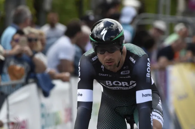 Kolarze teamu Bora-hansgrohe ze złamanymi kręgami