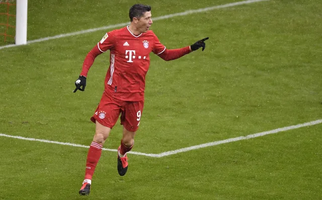 Kibice ponownie docenili Lewandowskiego. Polak w drużynie roku UEFA