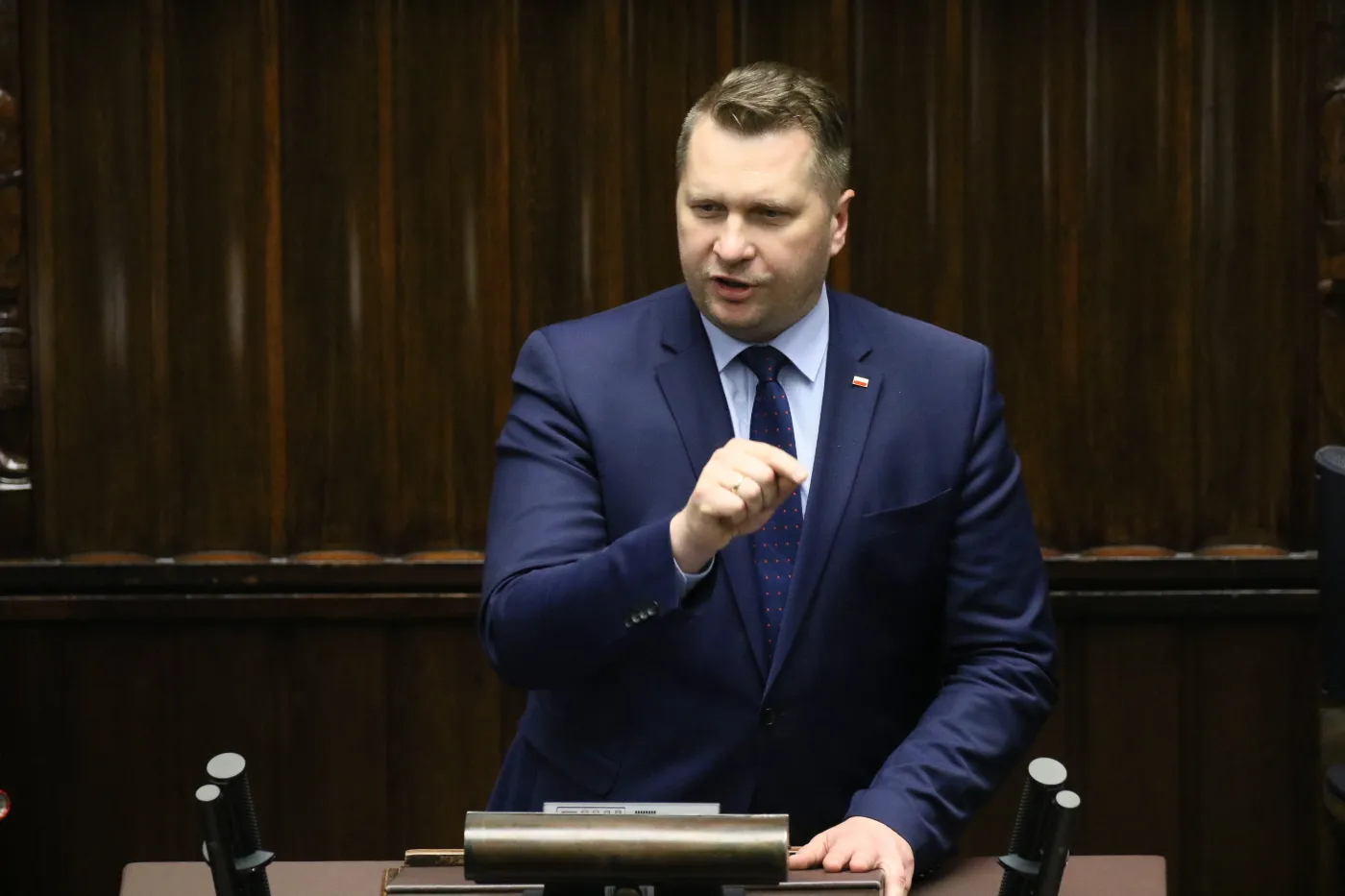 Powrót ósmoklasistów i maturzystów do szkół? Kiedy decyzja? Czarnek zabrał głos