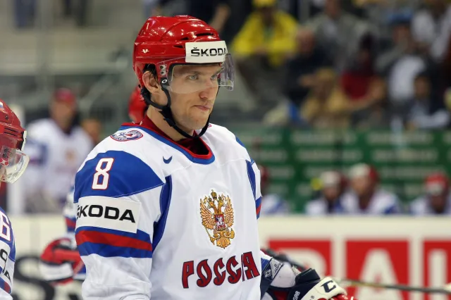 Owieczkin złamał przepisy pandemiczne. Capitals zapłacą karę