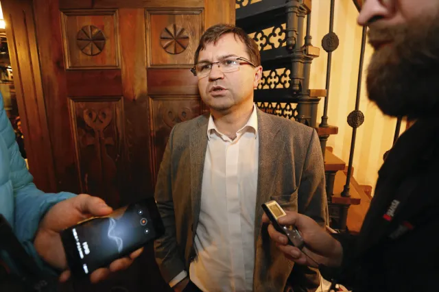 Girzyński skompromitował Narodowy Program Szczepień. I wsypał współsprawców [OPINIA]